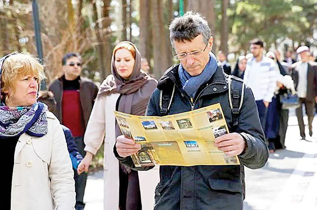 ماشه روی پیشانی گردشگری؟