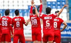 صدرنشینی گل‌گهر با شکست پرسپولیس