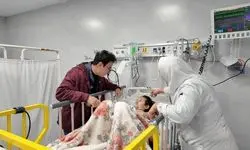 داریوش فرضیایی به دیدار کودکان جنگ زده در بیمارستان رفت + عکس 