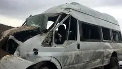واژگونی مینی‌بوس حامل کارگران