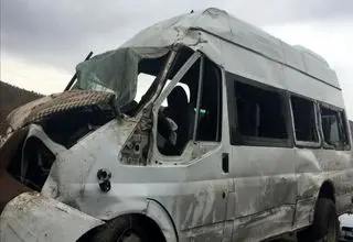 واژگونی مینی‌بوس حامل کارگران