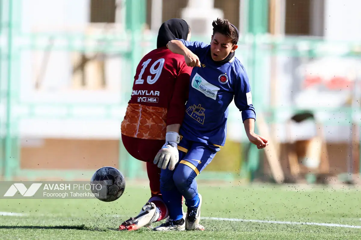 دیدار تیم های خاتون بم و سپاهان اصفهان