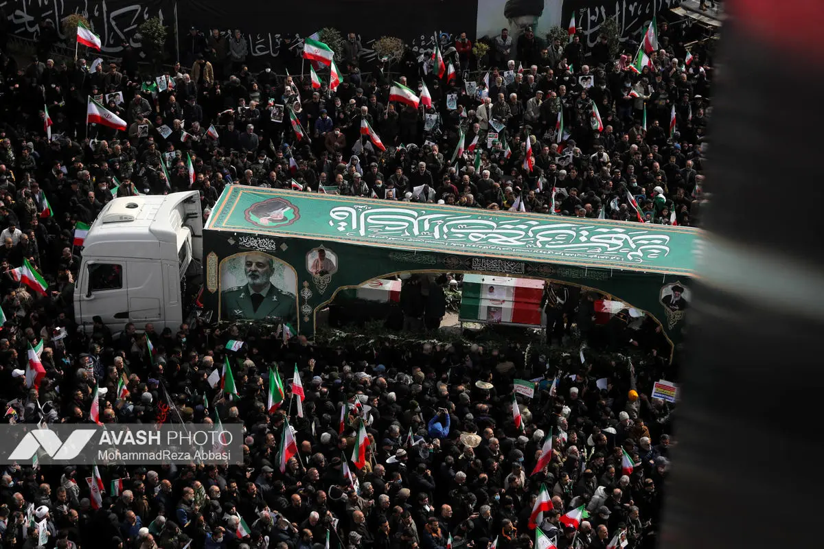 تشییع پیکر ۳۵ شهید جنگ رمضان در تهران -۲