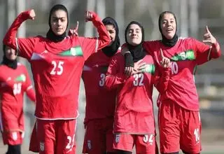 دختران فوتبالیست ایران در کافا به نایب قهرمانی دست یافتند