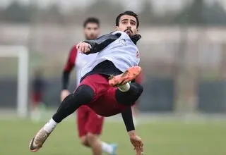 تمرین پرسپولیسی‌ها زیر بارش باران