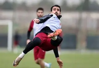 تمرین پرسپولیسی‌ها زیر بارش باران