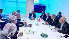 پزشکیان با نخست وزیر پاکستان دیدار کرد