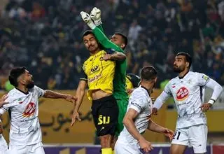 دربی 106 به سود سپاهان شد، صعود شاگردان نویدکیا به صدر با شکست فجر