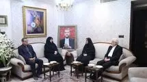 عارف و وزیر راه به منزل شهید امیرعبداللهیان رفتند