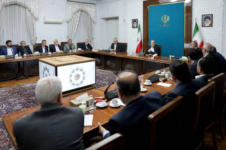 پزشکیان: شهرداریها در حل ناترازی انرژی و توسعه آموزشی به دولت کمک کنند