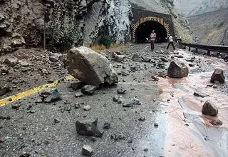از توقف در حاشیه جاده‌ها خودداری کنید