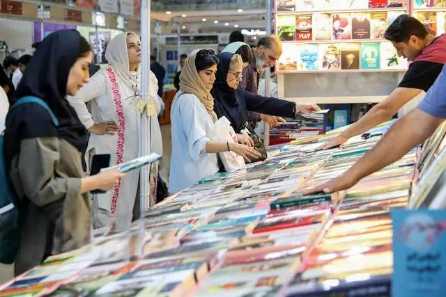 «بخوانیم برای ایران» رونمایی از برنامههای نمایشگاه کتاب تهران