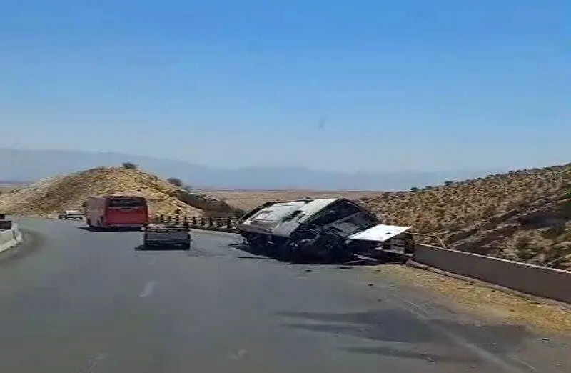 هشت کشته و ۱۵ مصدوم در واژگونی مرگبار اتوبوس