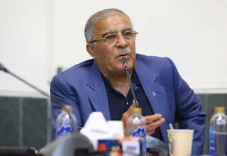 حسن روشن: بازیکن میلیاردی استقلال هزار تومان هم بازی نکرد