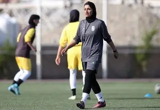 تشبیه گل ملی پوشان بانوان ایران به گل خداداد عزیزی مقابل استرالیا
