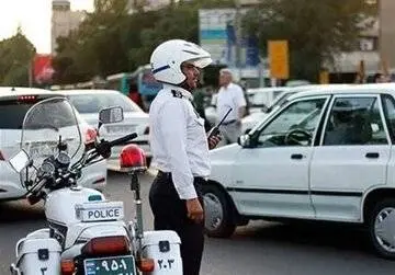 بدلکاری خطرناک روی سقف خودرو
