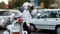 بدلکاری خطرناک روی سقف خودرو