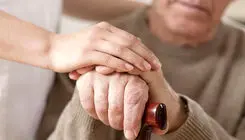 چگونه علائم پارکینسون در افراد مسن را تشخیص دهیم؟