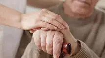 چگونه علائم پارکینسون در افراد مسن را تشخیص دهیم؟