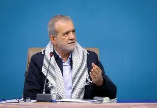 رئیس جمهور: راه و مسیر شهدا الگوی گره‌گشایی از کار مردم است