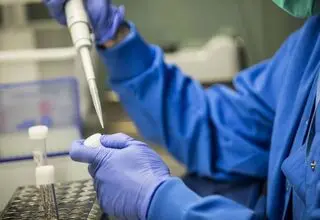 فریز تخمک و جنین در جوانی راهکار حفظ باروری در سنین بالا
