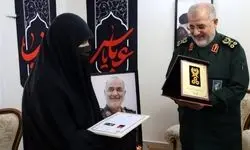 اهدای درجه سپهبدی به خانواده شهید سلامی