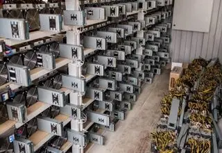 مصرف ۲ هزار مگاوات برق در مراکز غیرمجاز استخراج رمزارز