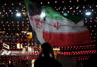 مشهد در انتظار آخرین وداع / آغاز مراسم بدرقه شهید آیت الله خامنه‌ای در اجتماع میلیونی خراسانی‌ها + فیلم و عکس