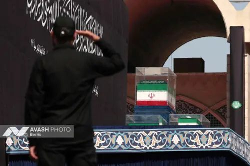 مراسم وداع با رهبر شهید انقلاب و اقامه نماز بر پیکرهای مطهر شهدا - ۲