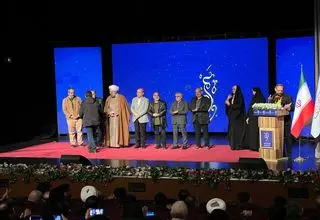 اهدای نشان «معروف» به داریوش ارجمند 