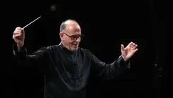 رهبر ارکستر سمفونیک تهران بستری شد