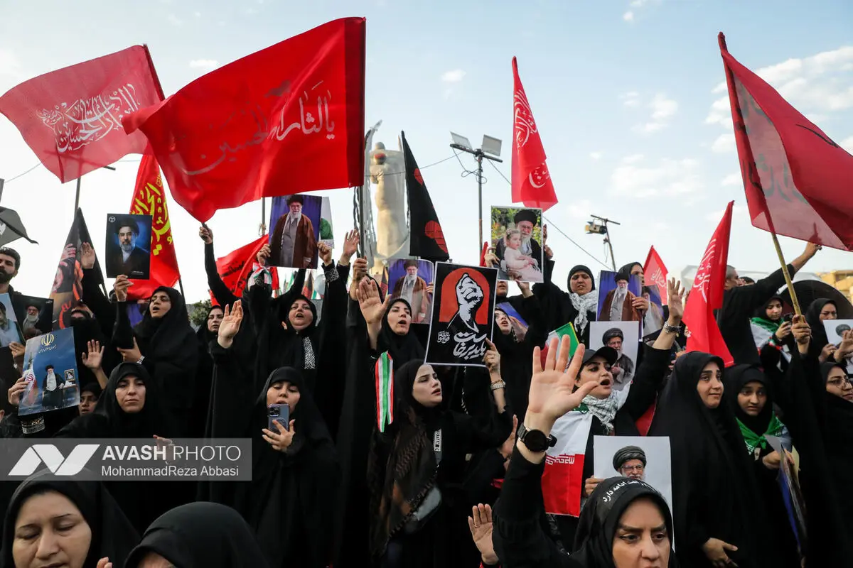 مراسم تشییع پیکر مطهر رهبر شهید انقلاب در تهران - ۱