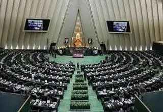 مواضع متفاوت نمایندگان یک روز پس از گفت‌وگوهای مسقط/حمله و دفاع از مذاکره‌کنندگان