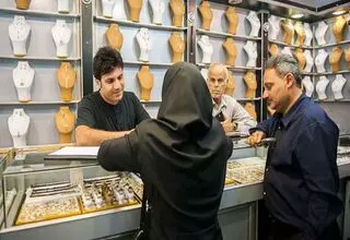 اعلام قیمت طلا و سکه در بازار؛ هر گرم طلای ۱۸عیار ۱۲ میلیون و ۱۹۹ هزار تومان
