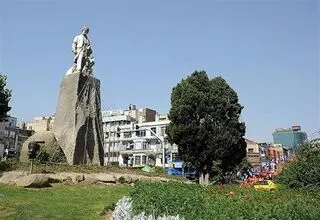 روایت نصب سه تندیس از فردوسی در تهران