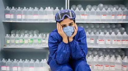 صدای پای بحران پرستاری در سلامت کشور/ چرا فریاد معیشتی پرستاران شنیده نمی‌شود؟