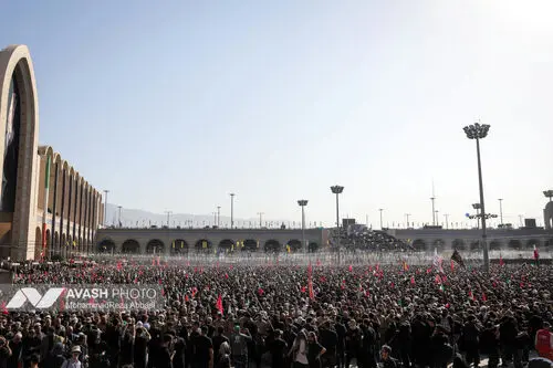 اقامه نماز بر پیکر رهبر شهید انقلاب در مصلای تهران