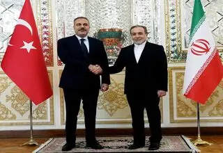 دیدار وزیر خارجه ترکیه با عراقچی