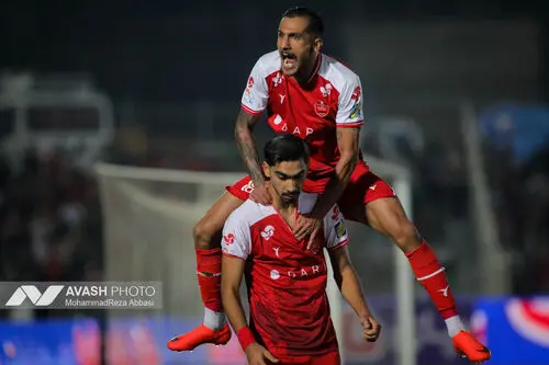 هفته ششم لیگ برتر فوتبال ایران؛ پرسپولیس - ذوب‌آهن