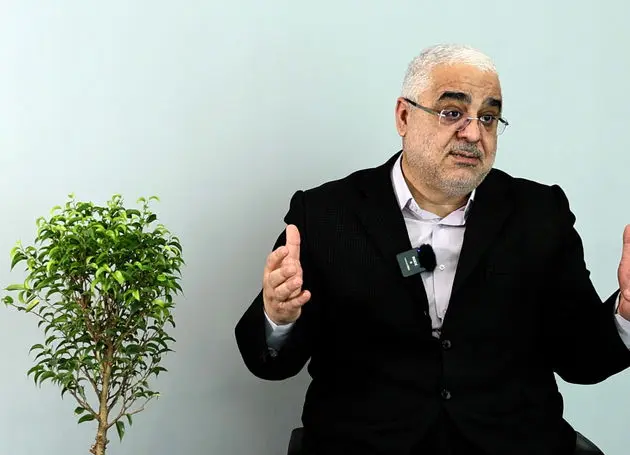 اداره مجلس کار آقای قالییاف نیست، او روحیه پادگانی دارد 