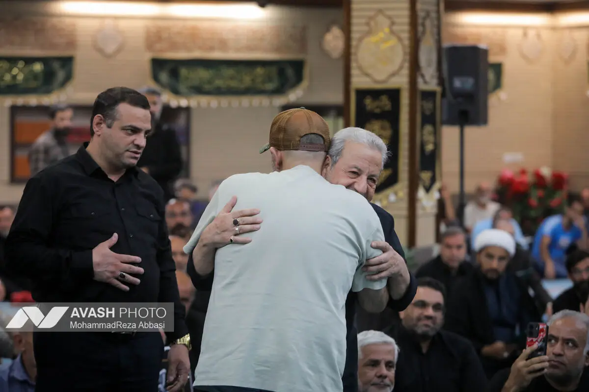 مراسم یادبود مرحوم «اکبر عبدی» در مسجد بلال صدا و سیما
