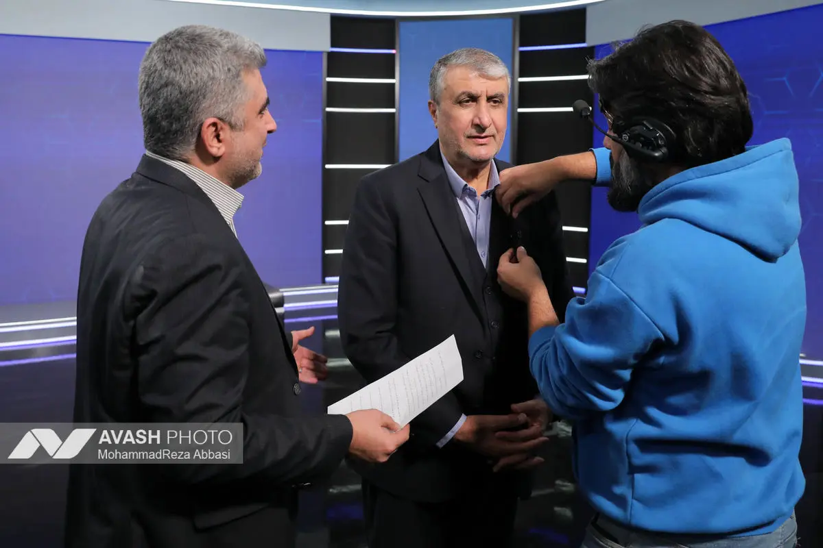 بازدید محمد اسلامی رئیس سازمان انرژی اتمی از تحریریه آوش