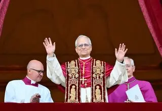 پاپ: جنگ آمریکا و اسرائیل علیه ایران عادلانه نبود