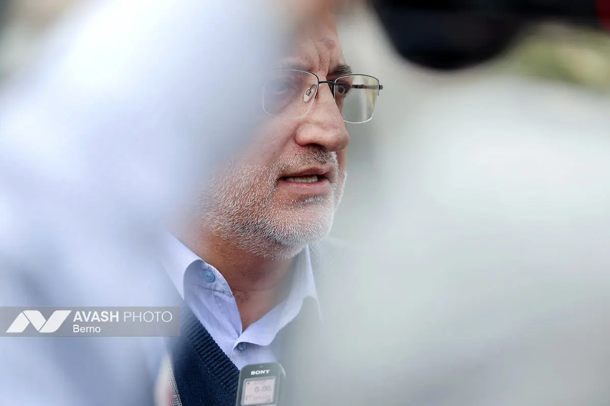 اعضای هیأت دولت در جمع خبرنگاران