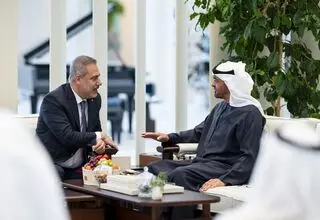 رایزنی وزیر خارجه ترکیه با رئیس و نایب‌رئیس امارات در ابوظبی