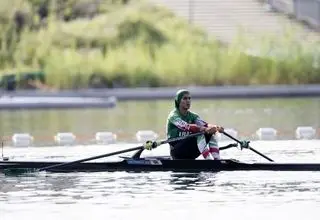 مدال طلای مجلل در روئینگ قهرمانی آسیا