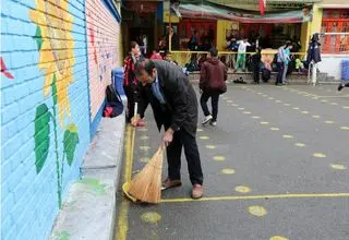 این گروه از کارکنان آموزش و پرورش منتظر افزایش حقوق باشند
