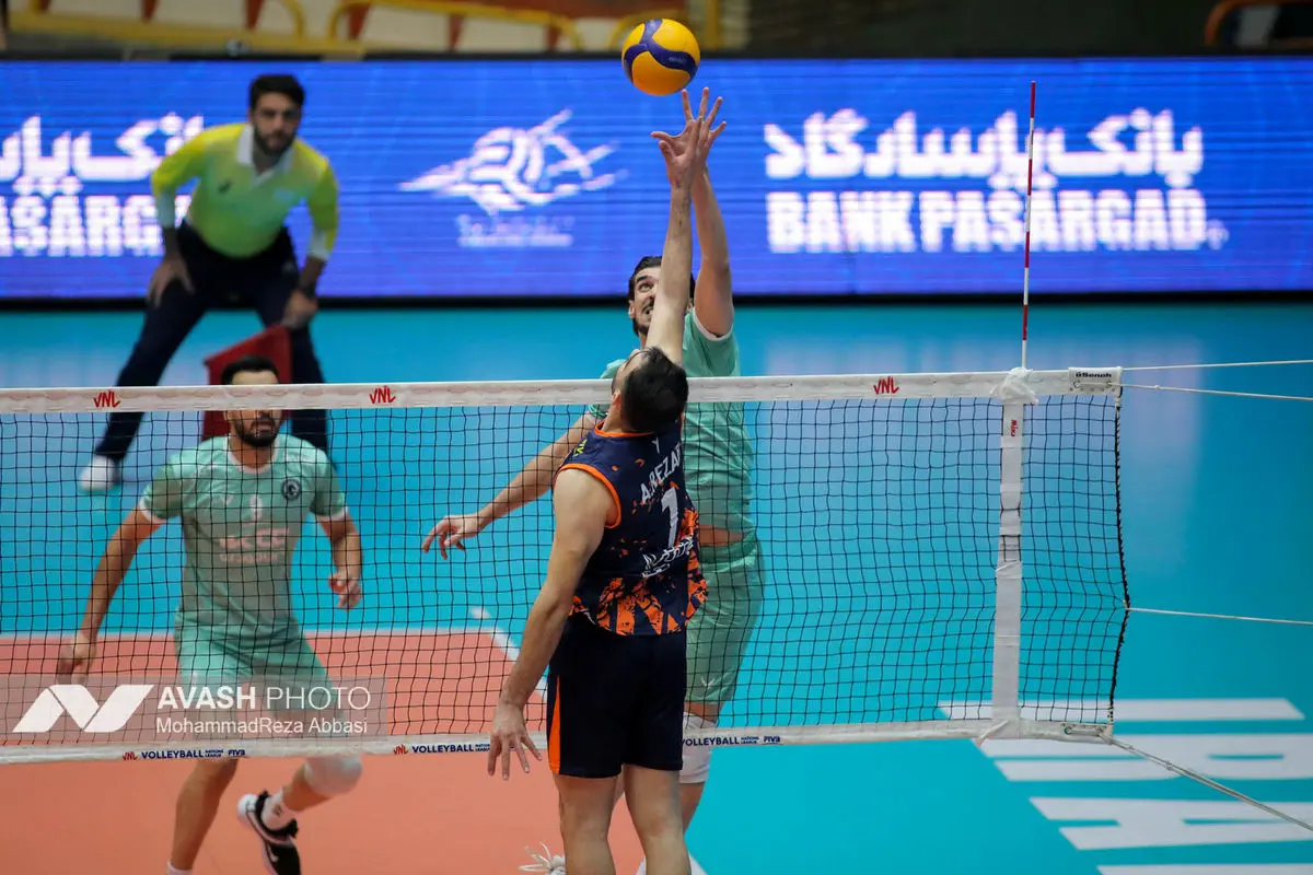 دیدار تیم های والیبال پیکان تهران و سایپا تهران