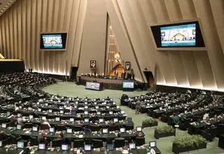 ثبات اقتصادی و حمایت از ایرانیان خارج از کشور در مجلس 