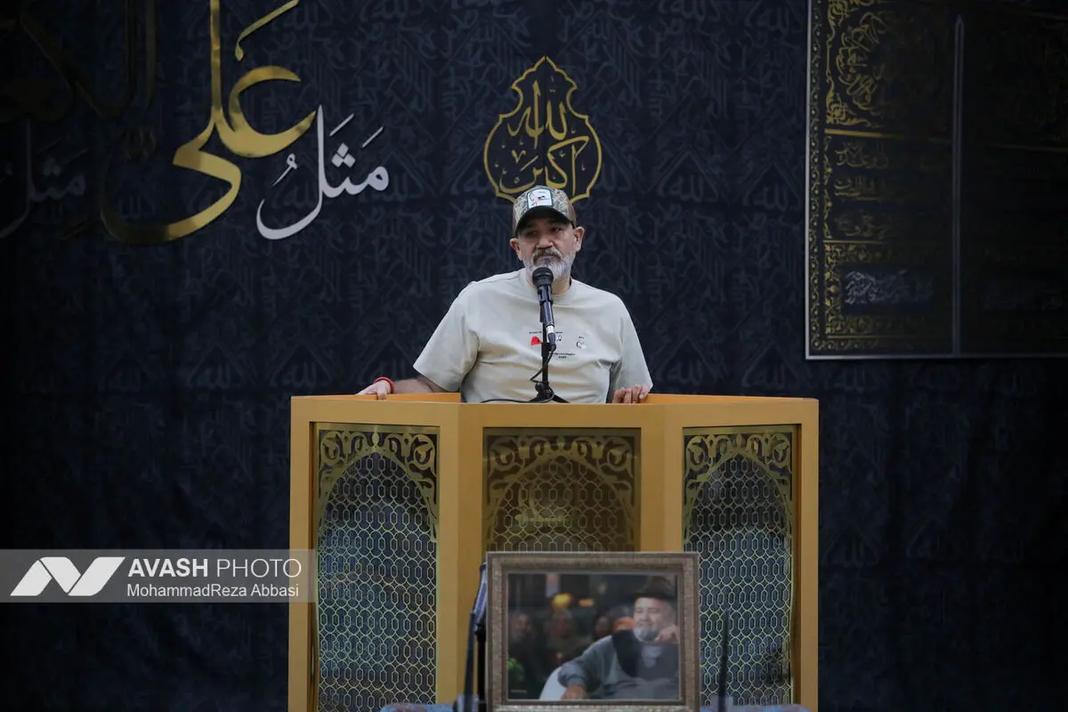 مراسم یادبود مرحوم «اکبر عبدی» در مسجد بلال صدا و سیما